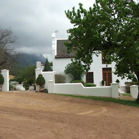 タルバ Oudekloof Wine Estateヴィラ エクステリア 写真