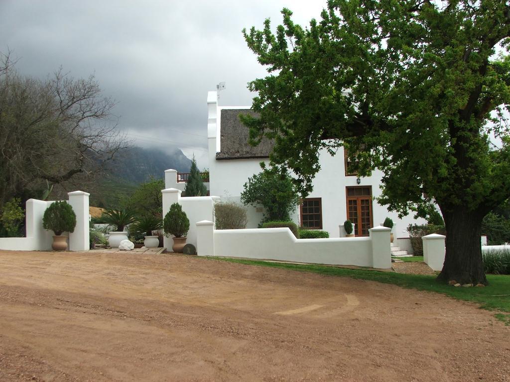 タルバ Oudekloof Wine Estateヴィラ エクステリア 写真