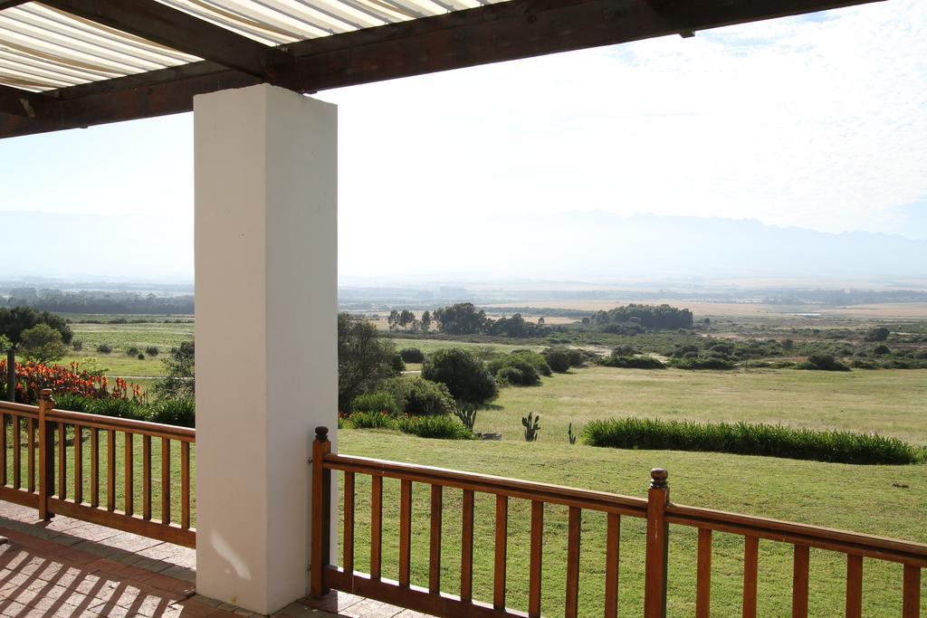 タルバ Oudekloof Wine Estateヴィラ エクステリア 写真