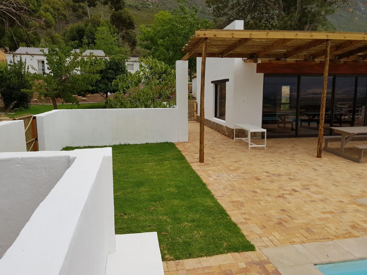 タルバ Oudekloof Wine Estateヴィラ エクステリア 写真