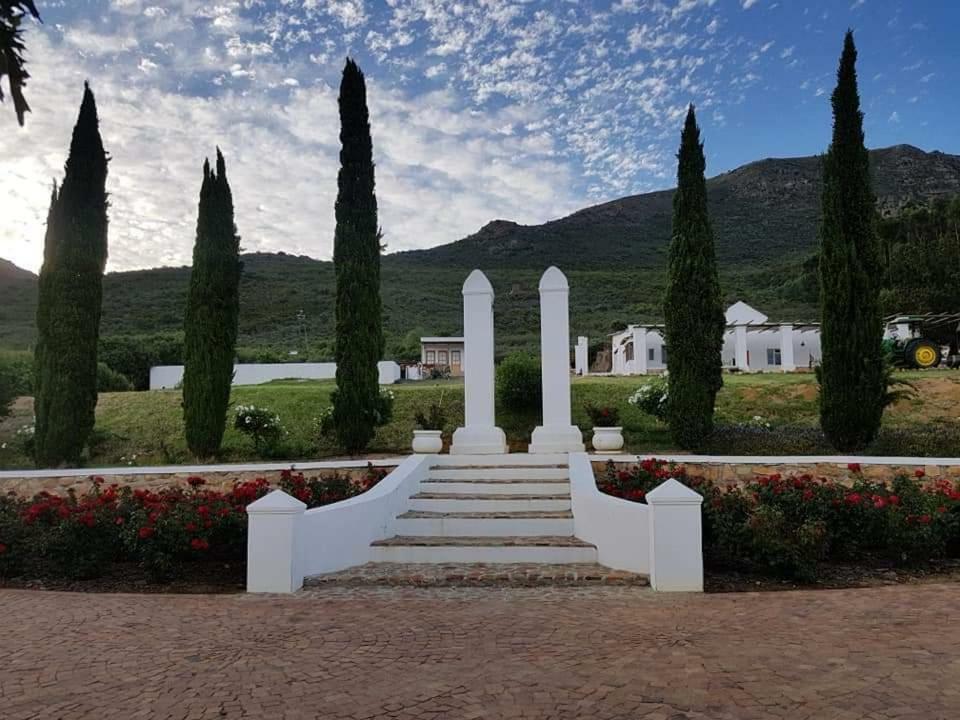 タルバ Oudekloof Wine Estateヴィラ エクステリア 写真
